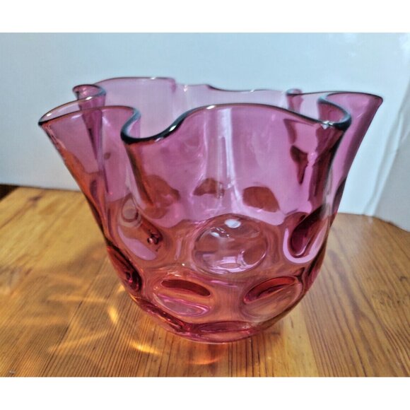 Vintage Fenton ''Dot Optic'' Cranberry Glass Ruffled Edge Vase - Picture 9 of 10